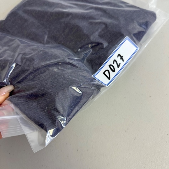 Hugo Boss Slim Fit Crewneck Cozy Knit Purple Sweater 100% Virgin Wool Size L - Picture 12 of 12